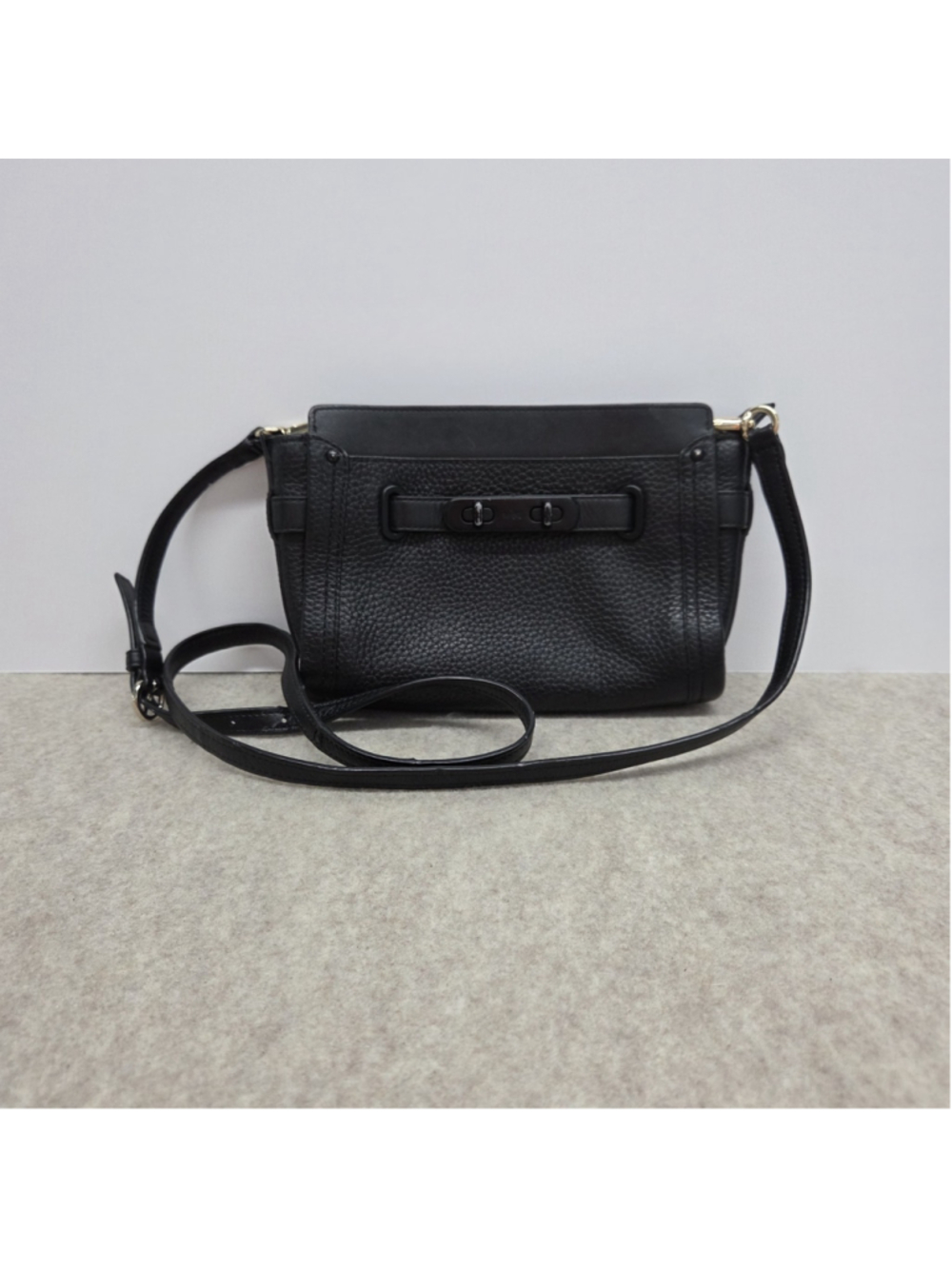 Coach Matte Black Swagger Crossbody Pebble Leather Wristlet Bag 53032